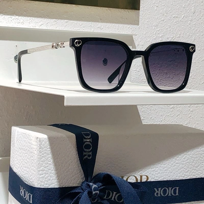 Comfortable Christian Dior Sunglasses 278928