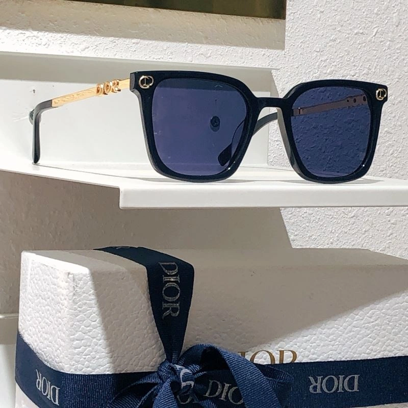 Comfortable Christian Dior Sunglasses 278928