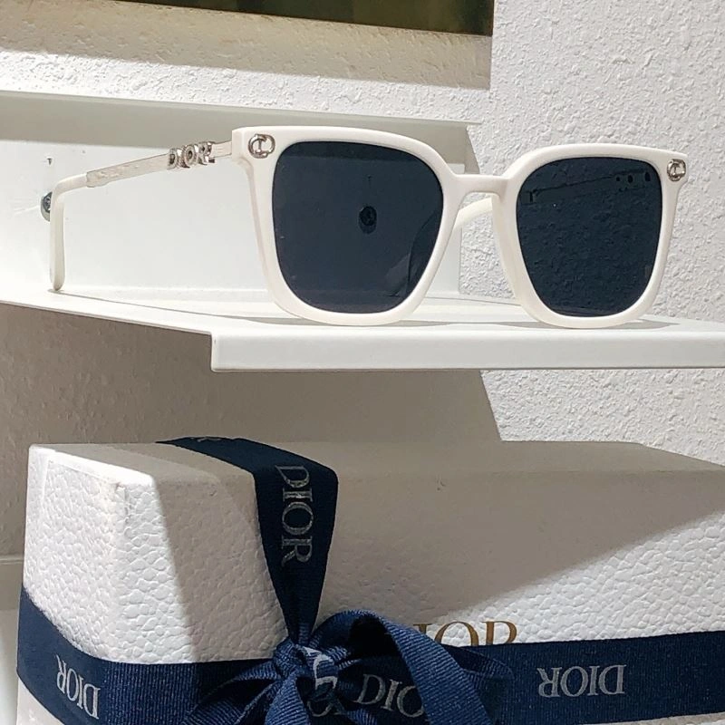 Comfortable Christian Dior Sunglasses 278928