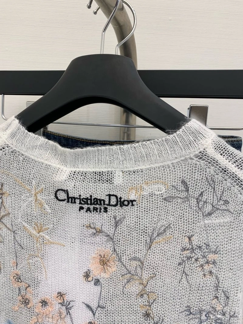 Stylish Christian Dior Sweaters 111984