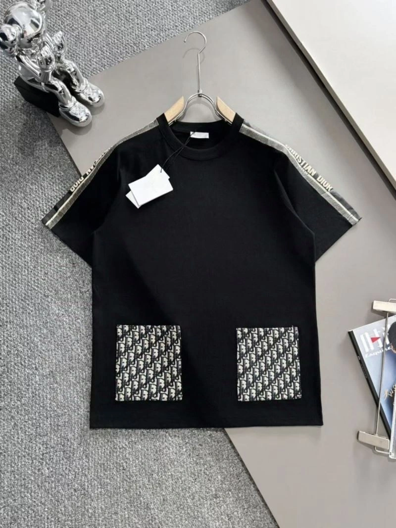 Fashionable Christian Dior T-Shirts 114753