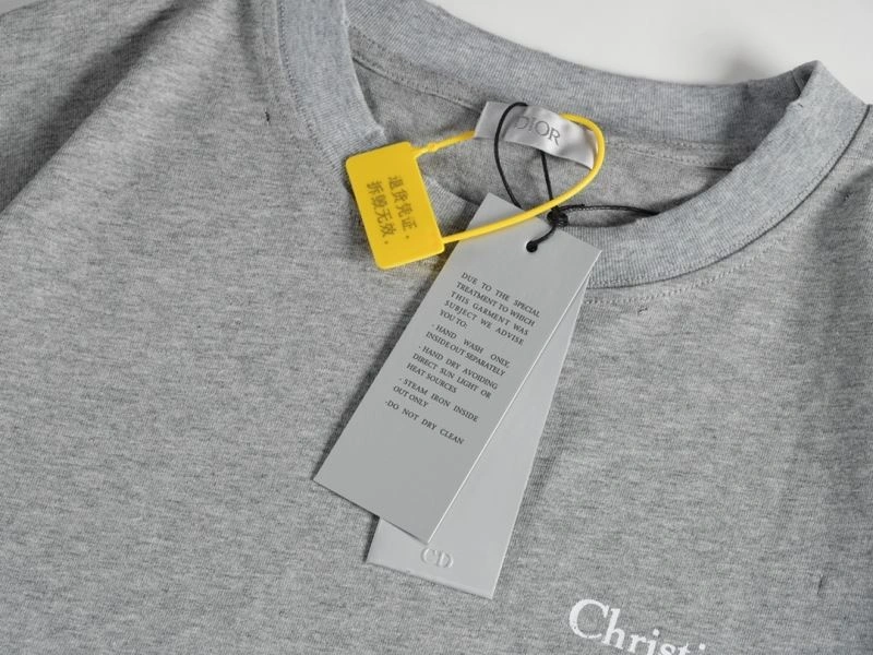 Bold Christian Dior T-Shirts 117326