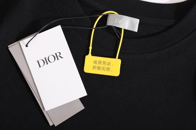 Minimalist Christian Dior T-Shirts 117310