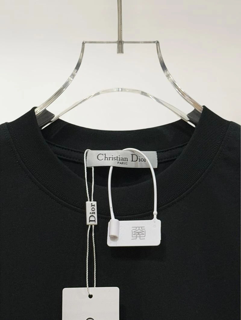 Effortless Christian Dior T-Shirts 117294
