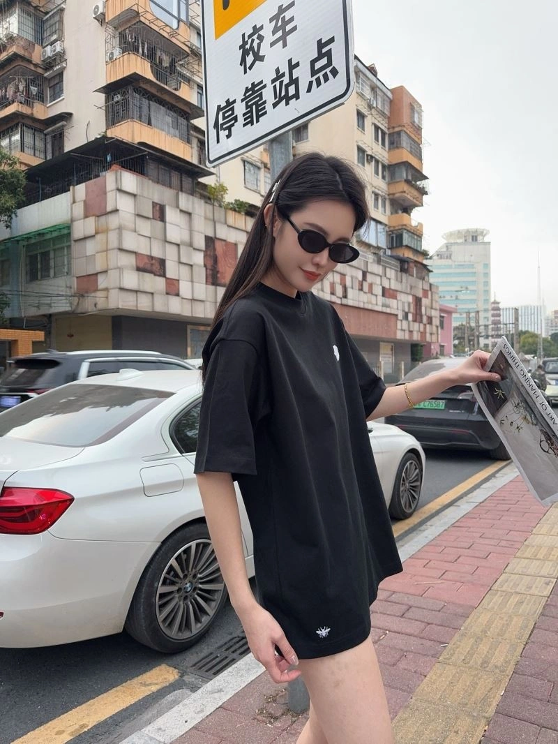 Effortless Christian Dior T-Shirts 117294