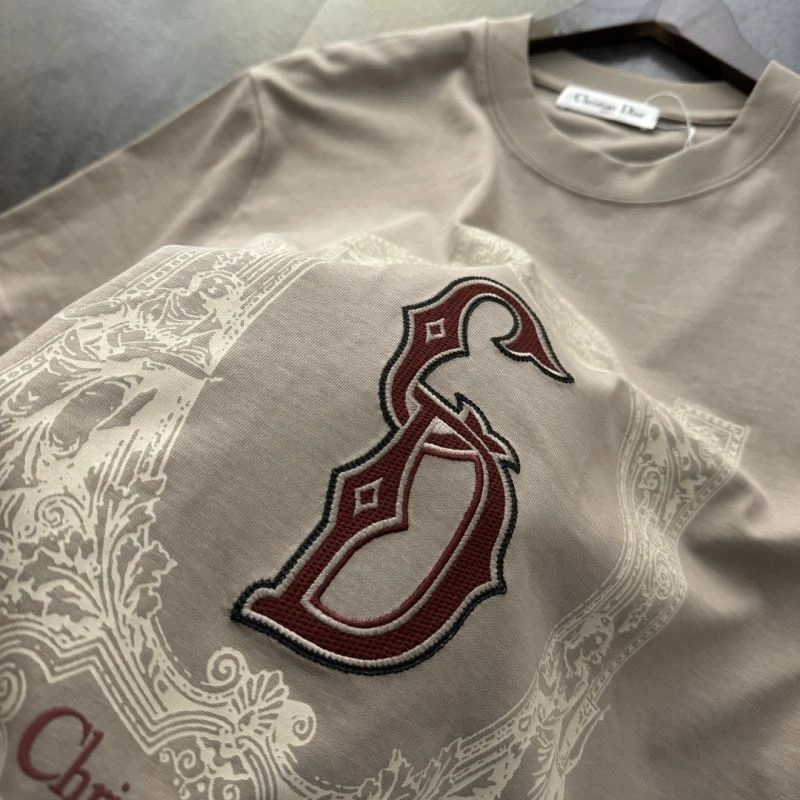 Minimalist Christian Dior T-Shirts 117028