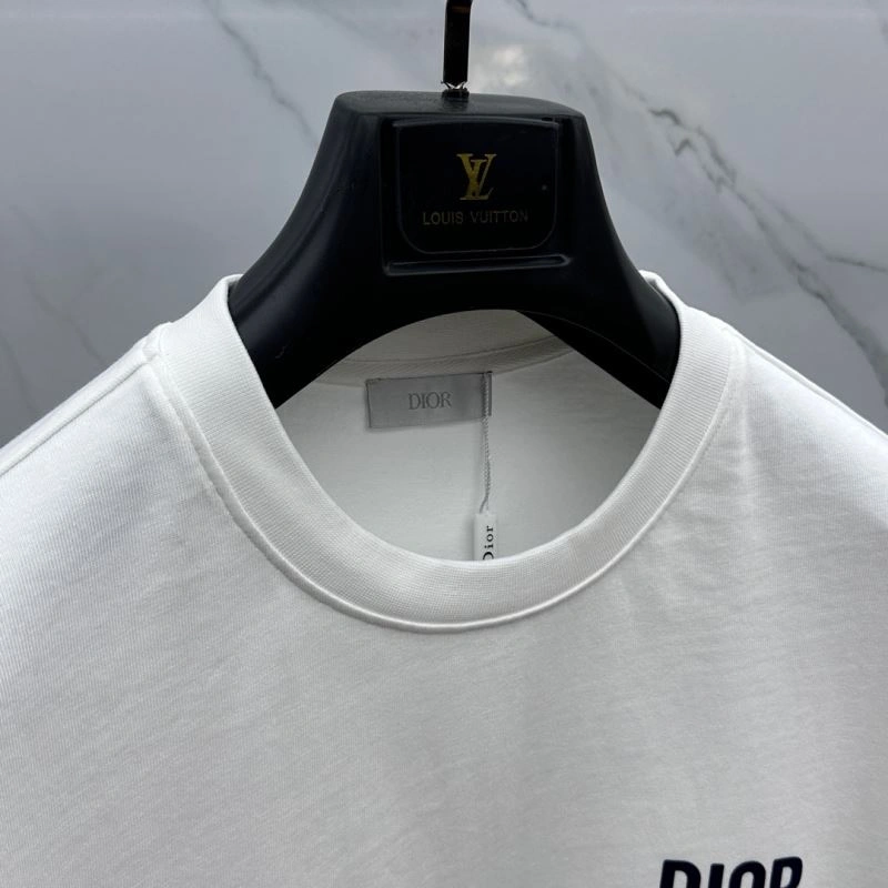 Minimalist Christian Dior T-Shirts 117021