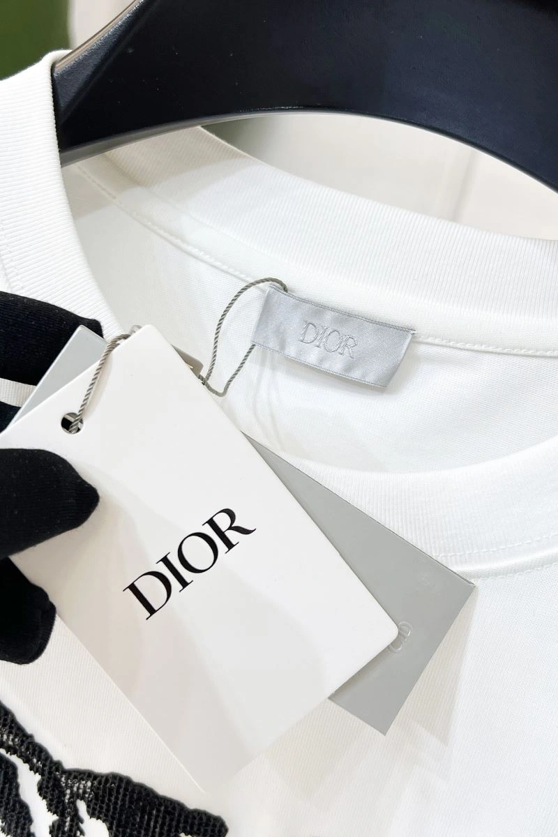 Stylish Christian Dior T-Shirts 116801