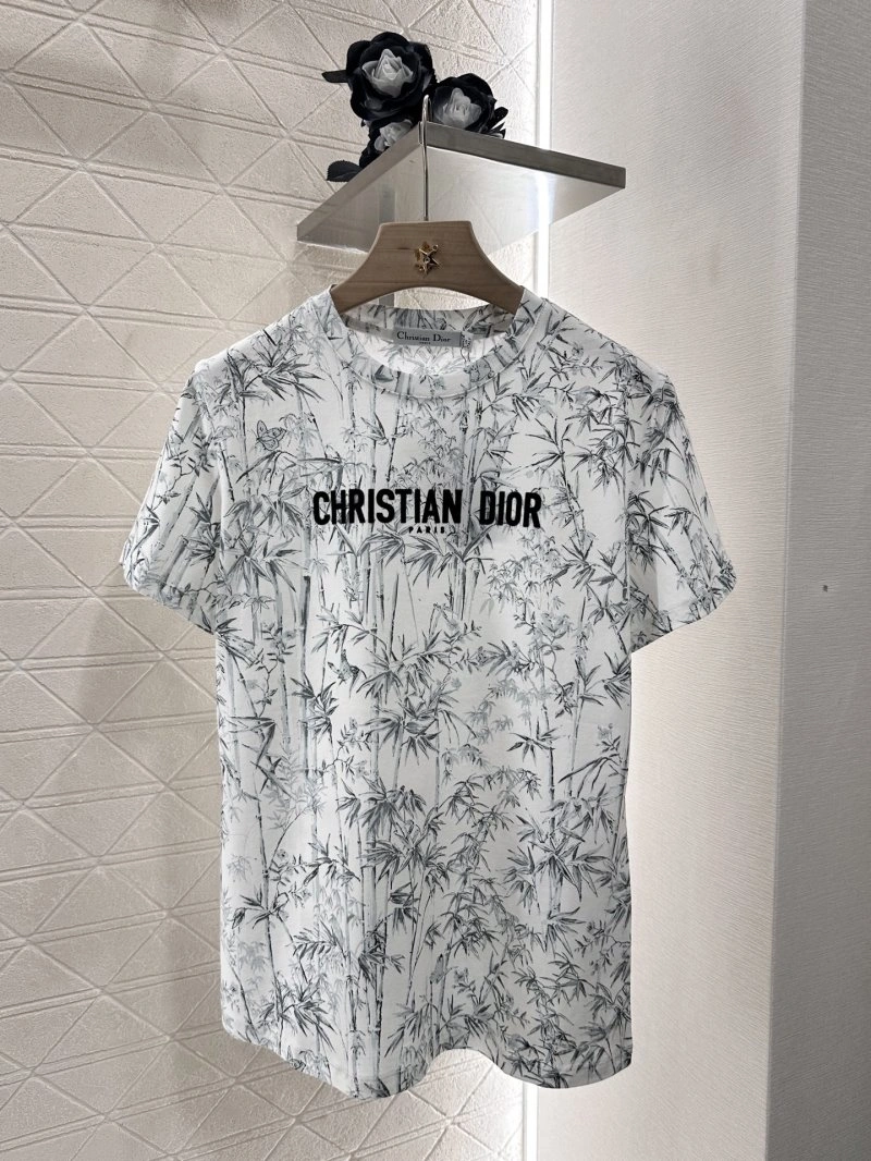 Trendsetting Christian Dior T-Shirts 112734