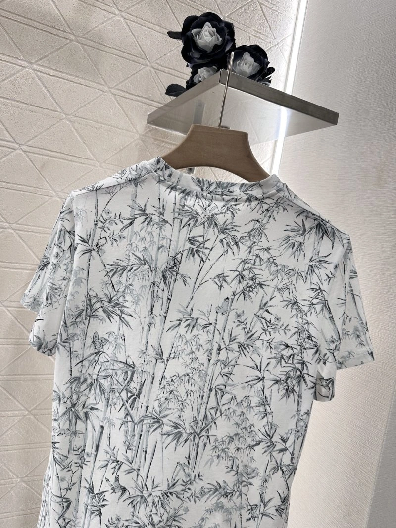 Trendsetting Christian Dior T-Shirts 112734