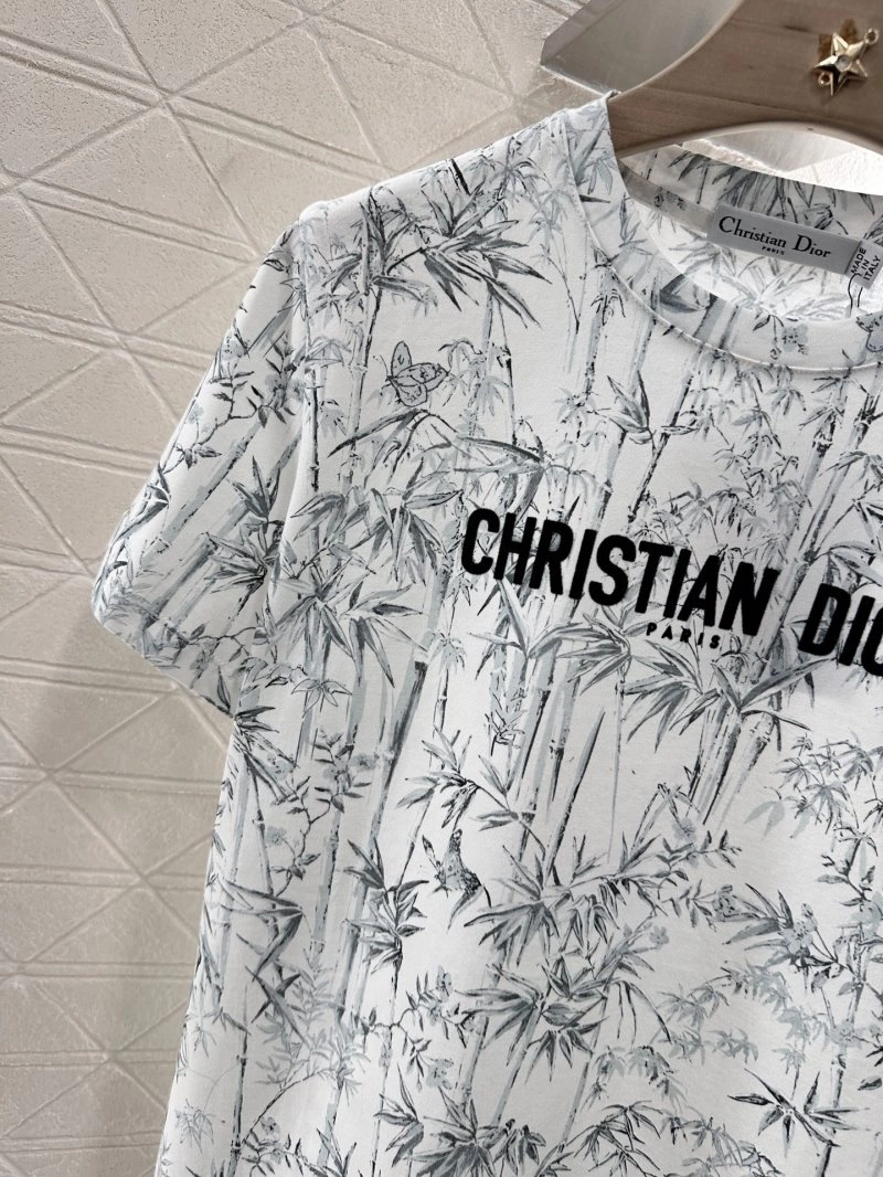 Trendsetting Christian Dior T-Shirts 112734