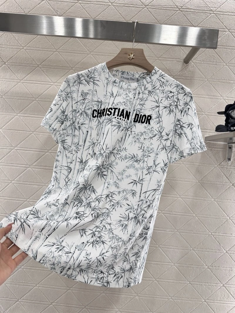 Trendsetting Christian Dior T-Shirts 112734