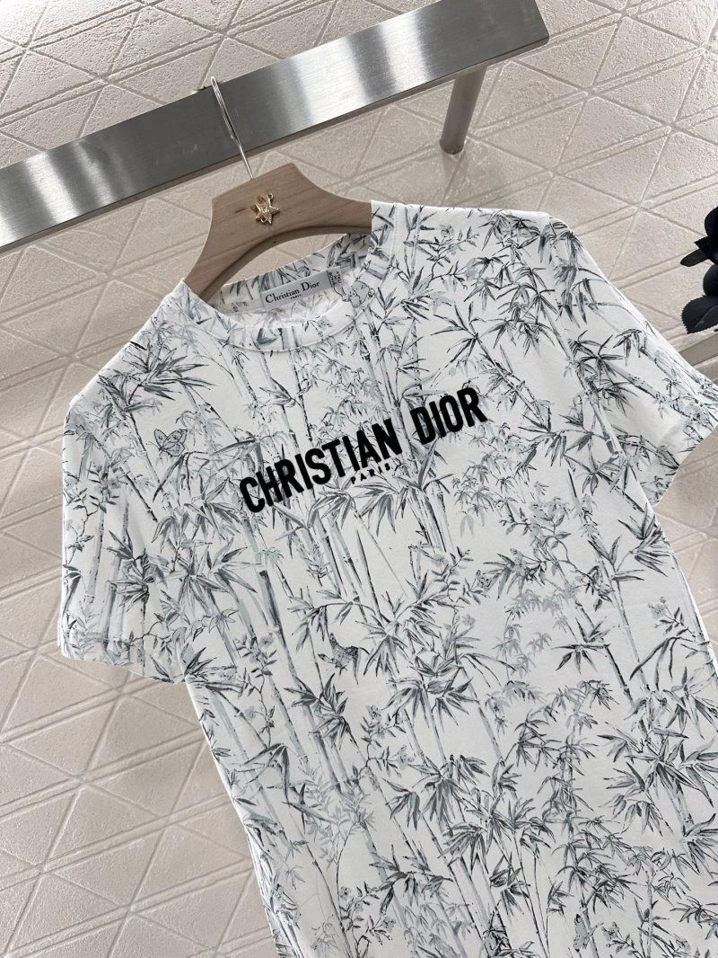 Trendsetting Christian Dior T-Shirts 112734