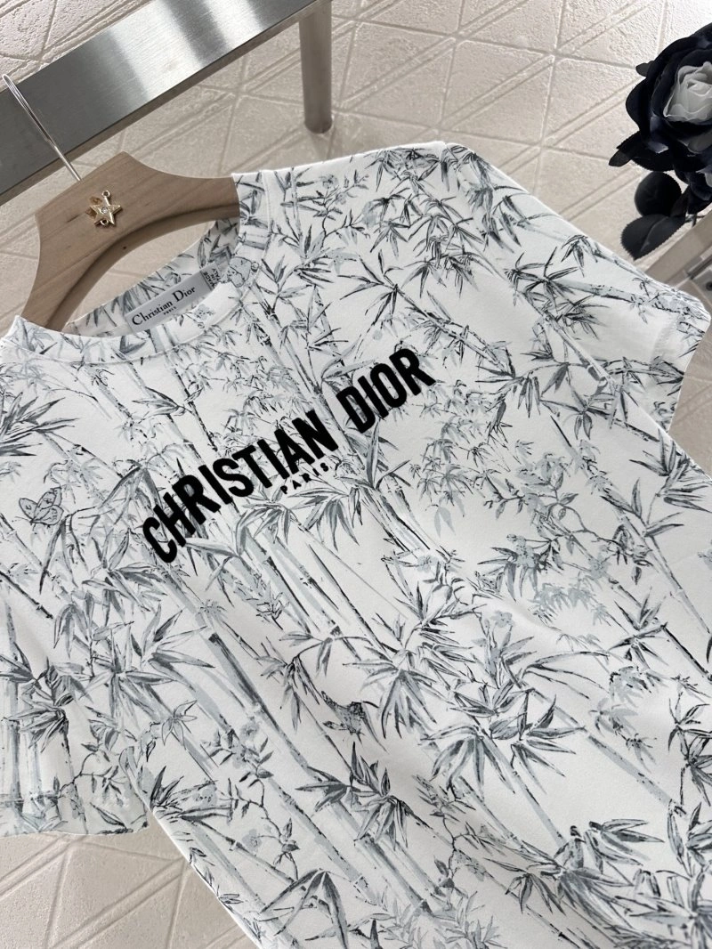 Trendsetting Christian Dior T-Shirts 112734
