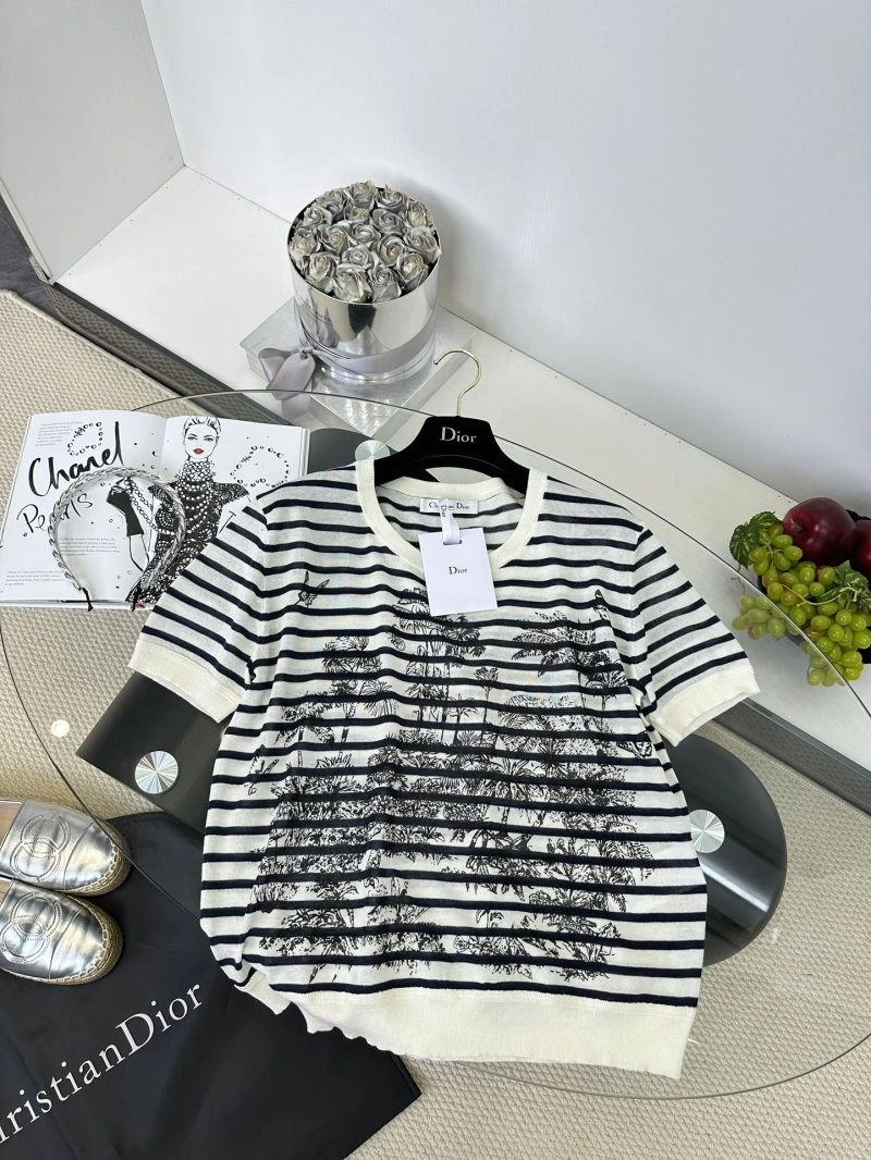 Christian Dior T-Shirts Versatile 112679