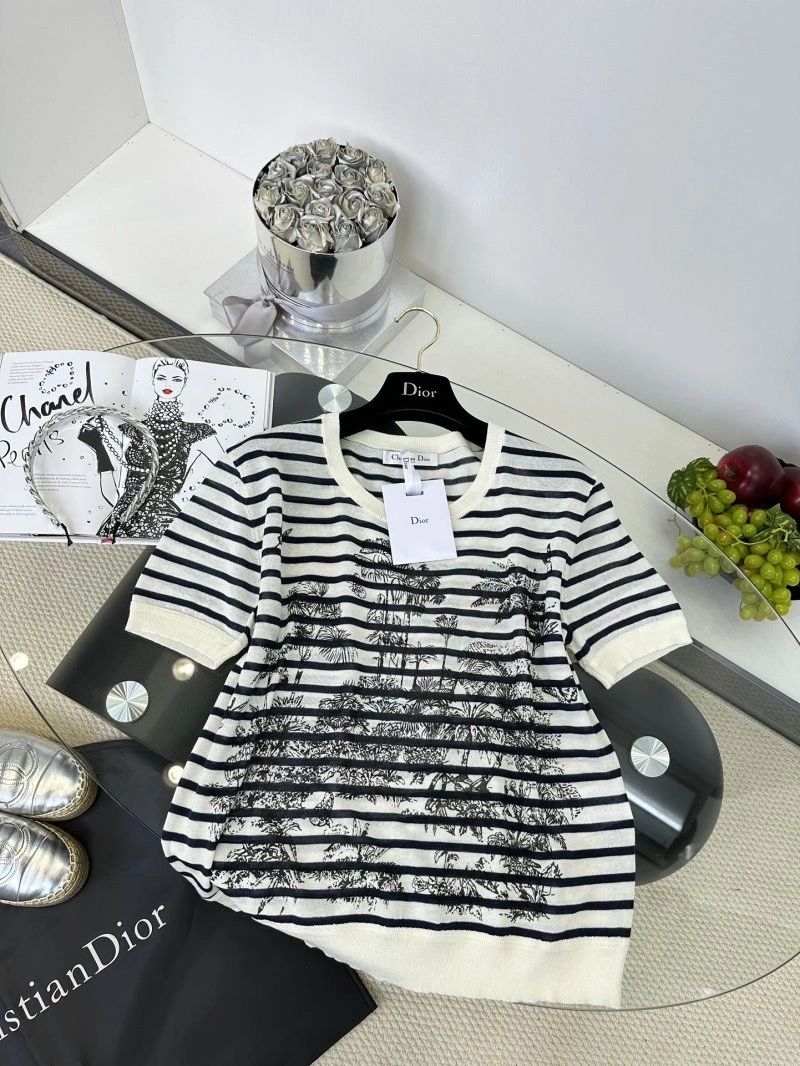 Christian Dior T-Shirts Versatile 112679