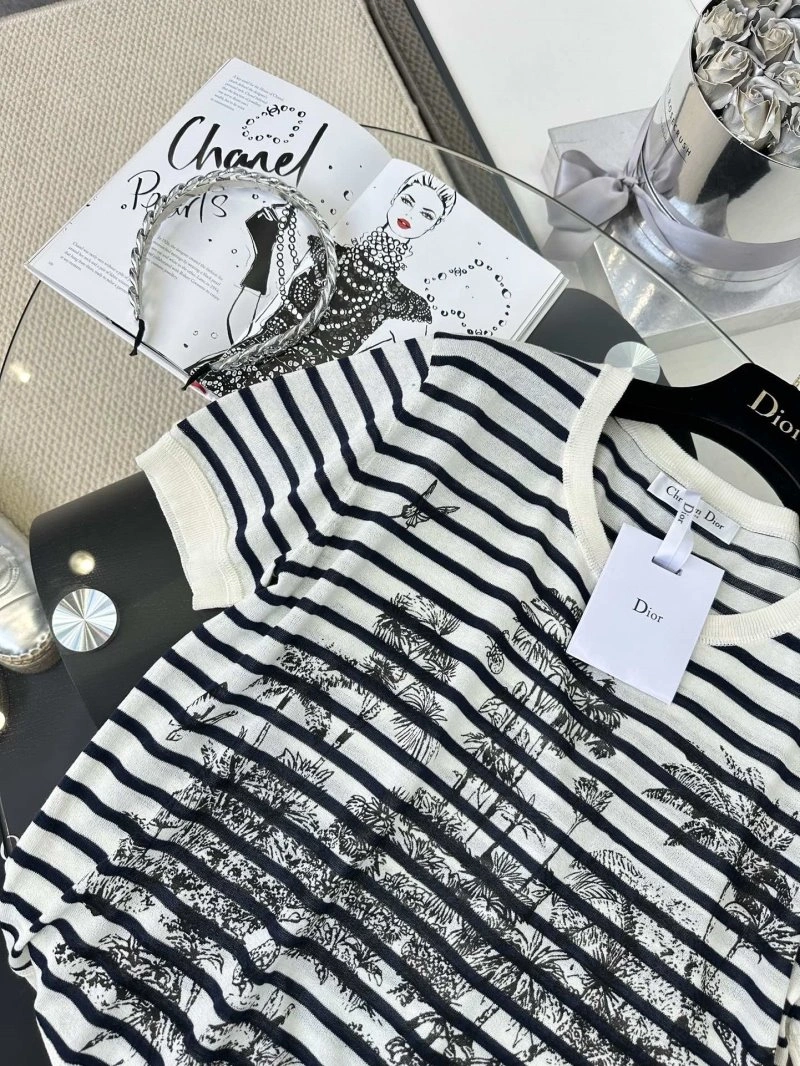 Christian Dior T-Shirts Versatile 112679