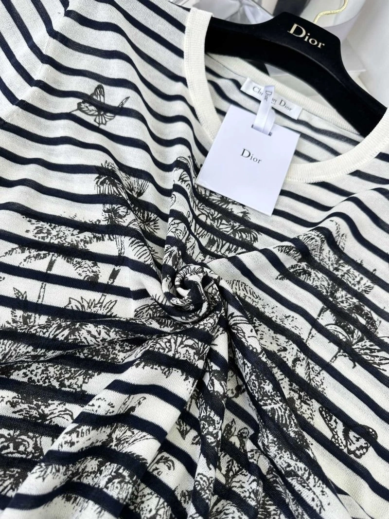 Christian Dior T-Shirts Versatile 112679
