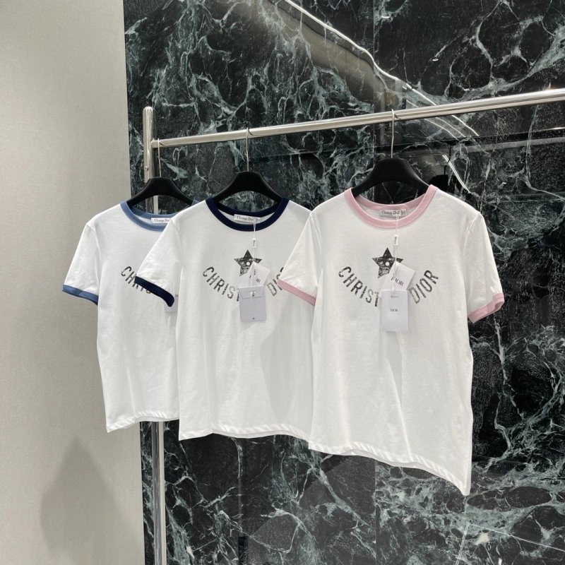 Effortless Christian Dior T-Shirts 112690