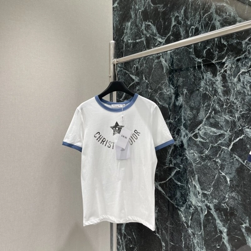 Effortless Christian Dior T-Shirts 112690