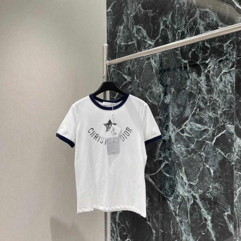 Effortless Christian Dior T-Shirts 112690