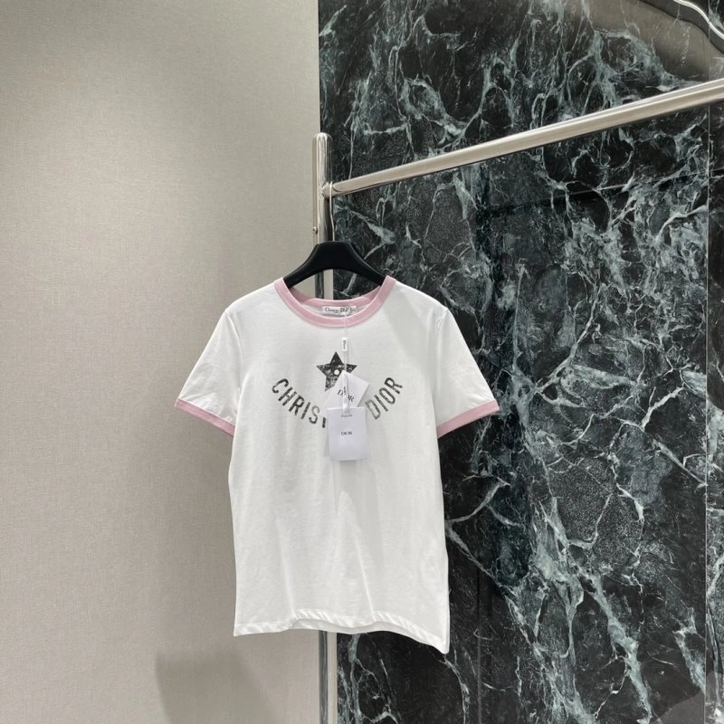 Effortless Christian Dior T-Shirts 112690