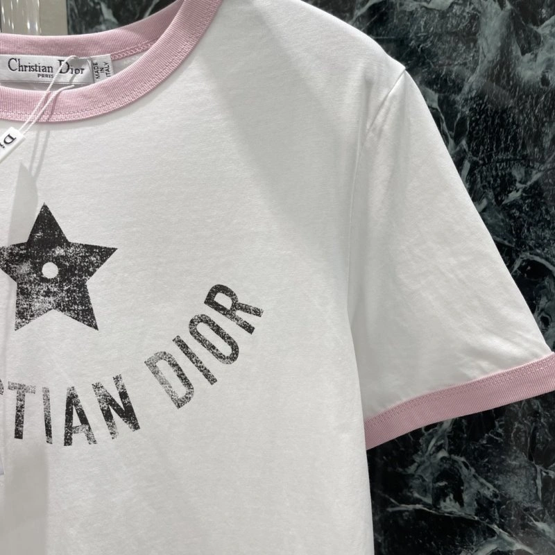 Effortless Christian Dior T-Shirts 112690