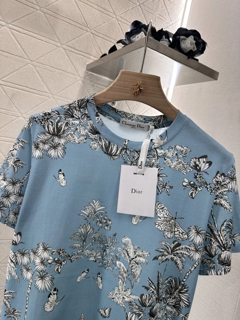 Vibrant Christian Dior T-Shirts 112662