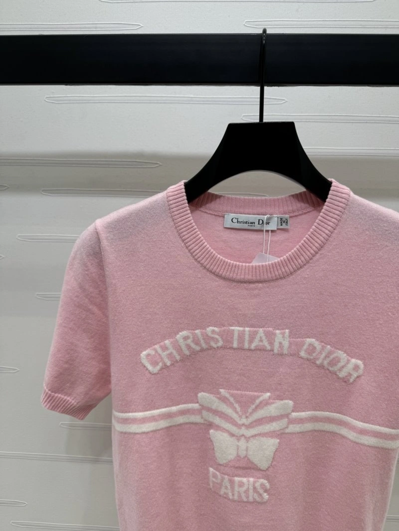 Sleek Christian Dior T-Shirts 114211