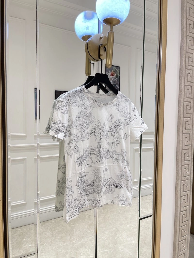 EyeCatching Christian Dior T-Shirts 114180