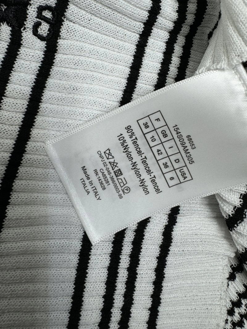 Stretchable Christian Dior T-Shirts 114109