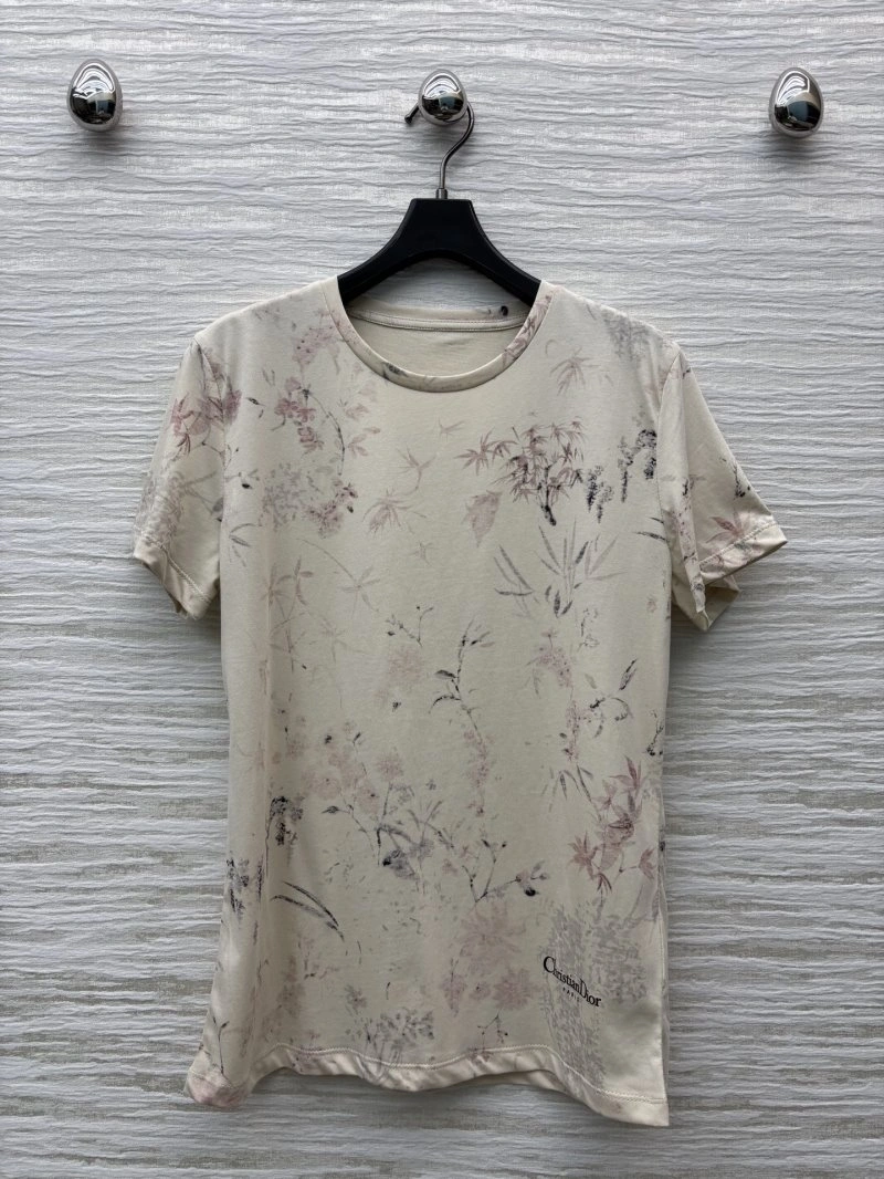 Fashionable Christian Dior T-Shirts 114050