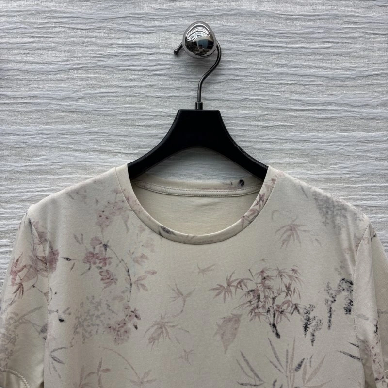 Fashionable Christian Dior T-Shirts 114050