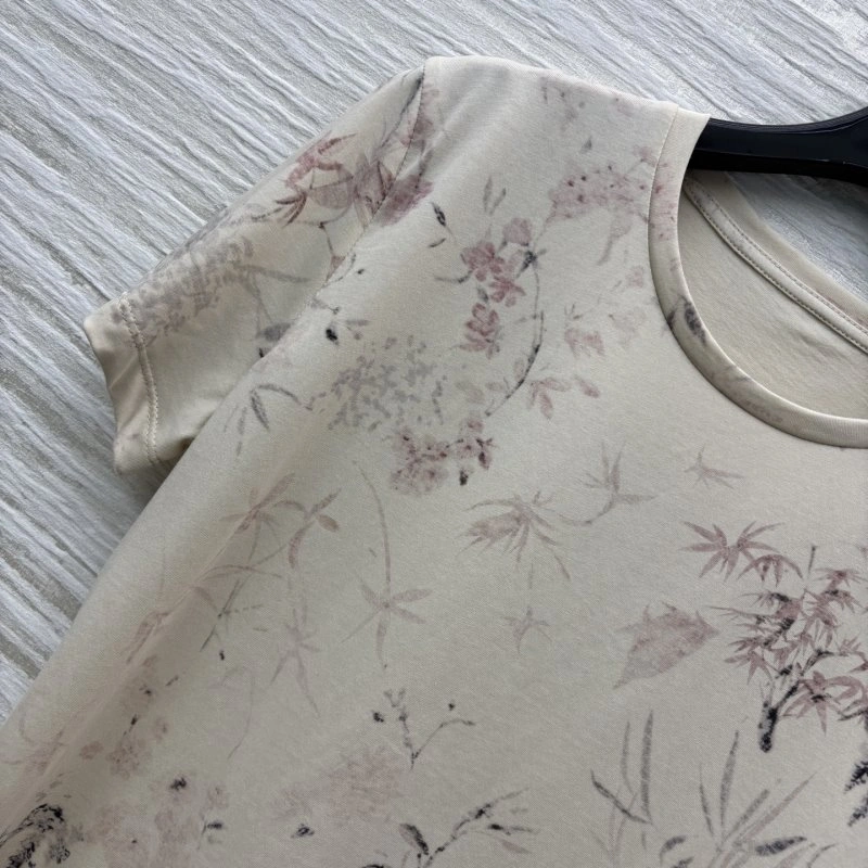 Fashionable Christian Dior T-Shirts 114050