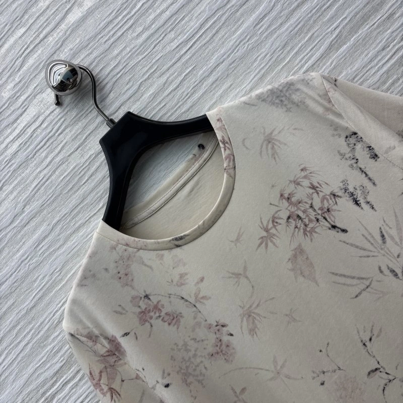 Fashionable Christian Dior T-Shirts 114050