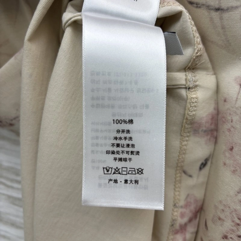 Fashionable Christian Dior T-Shirts 114050