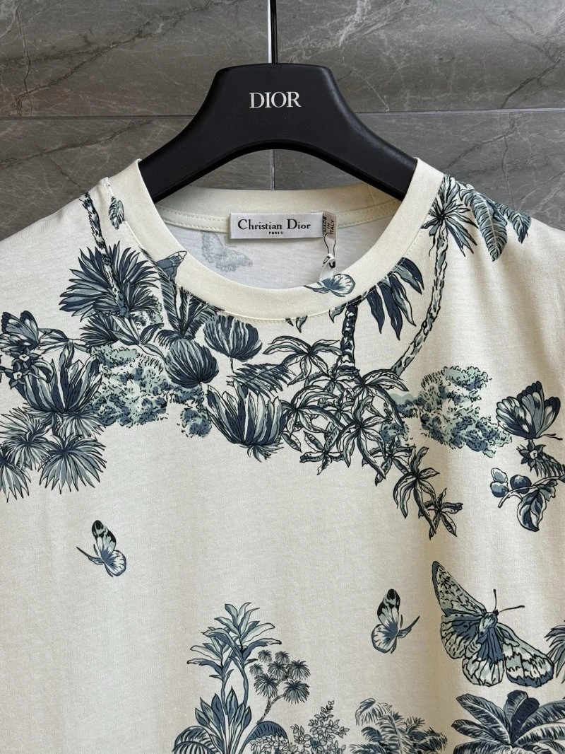 Bold Christian Dior T-Shirts 111931