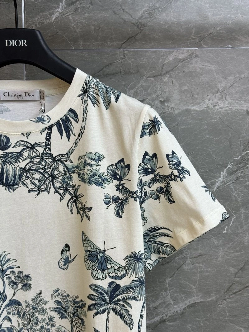 Bold Christian Dior T-Shirts 111931
