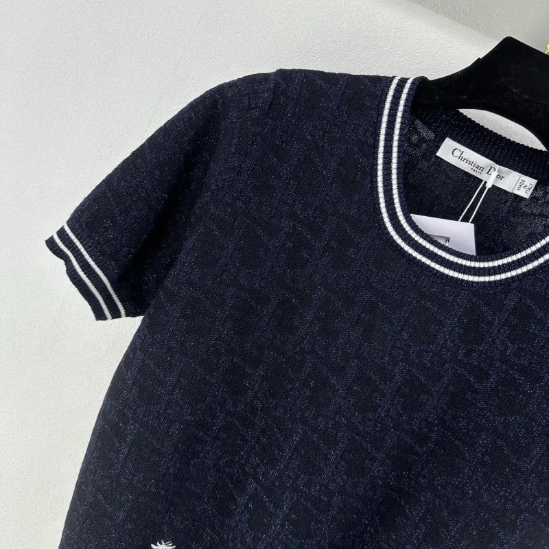 Effortless Christian Dior T-Shirts 111828