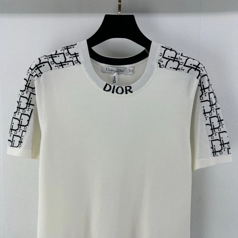 Stylish Christian Dior T-Shirts 111816