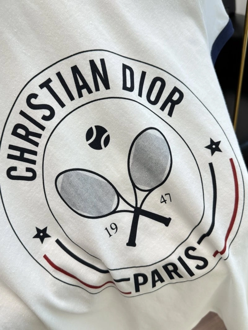 Christian Dior T-Shirts Trendsetting 111790