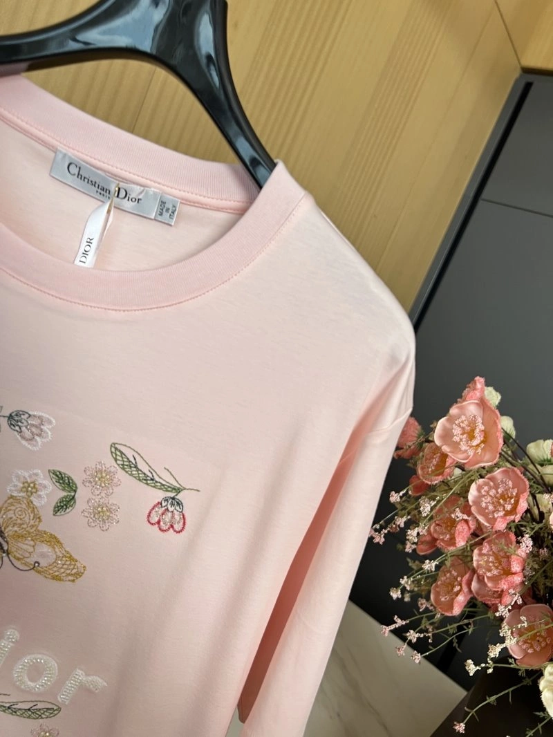 Trendsetting Christian Dior T-Shirts 111789