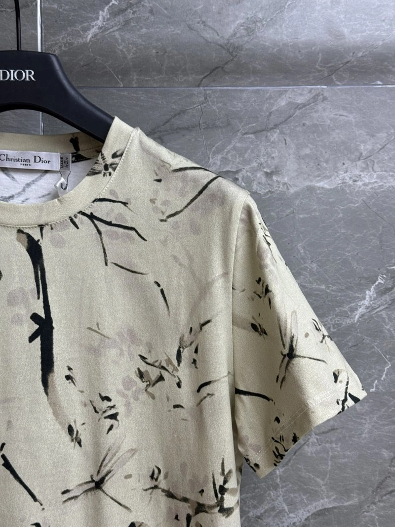 Christian Dior T-Shirts Sophisticated 111718