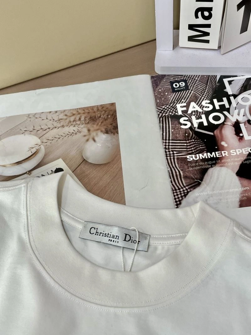 Christian Dior T-Shirts Stylish 116549