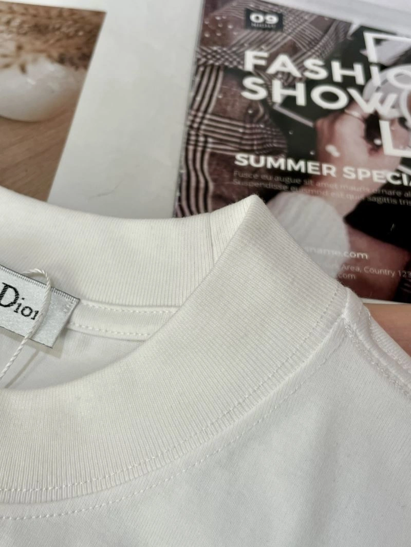 Christian Dior T-Shirts Stylish 116549