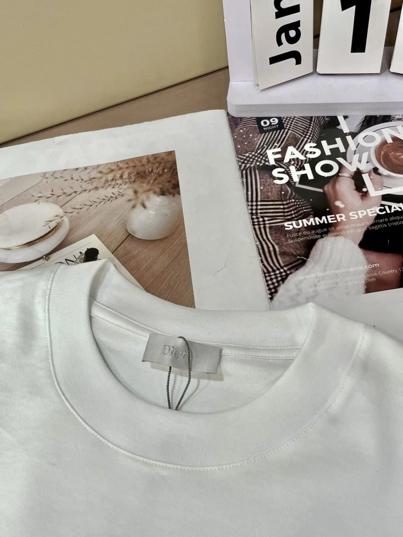 Sleek Christian Dior T-Shirts 116504