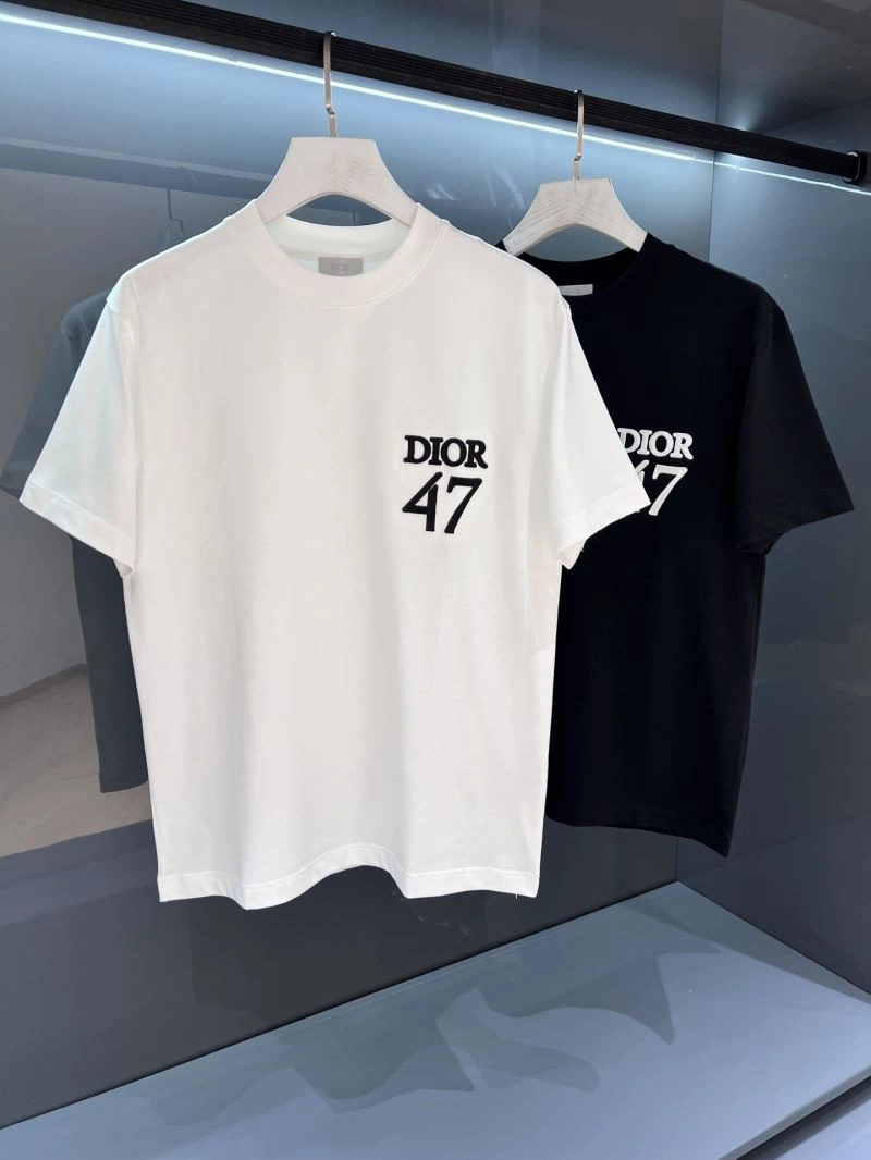 Supportive Christian Dior T-Shirts 116450