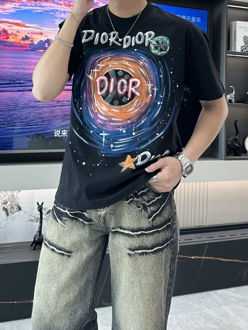 Effortless Christian Dior T-Shirts 116380