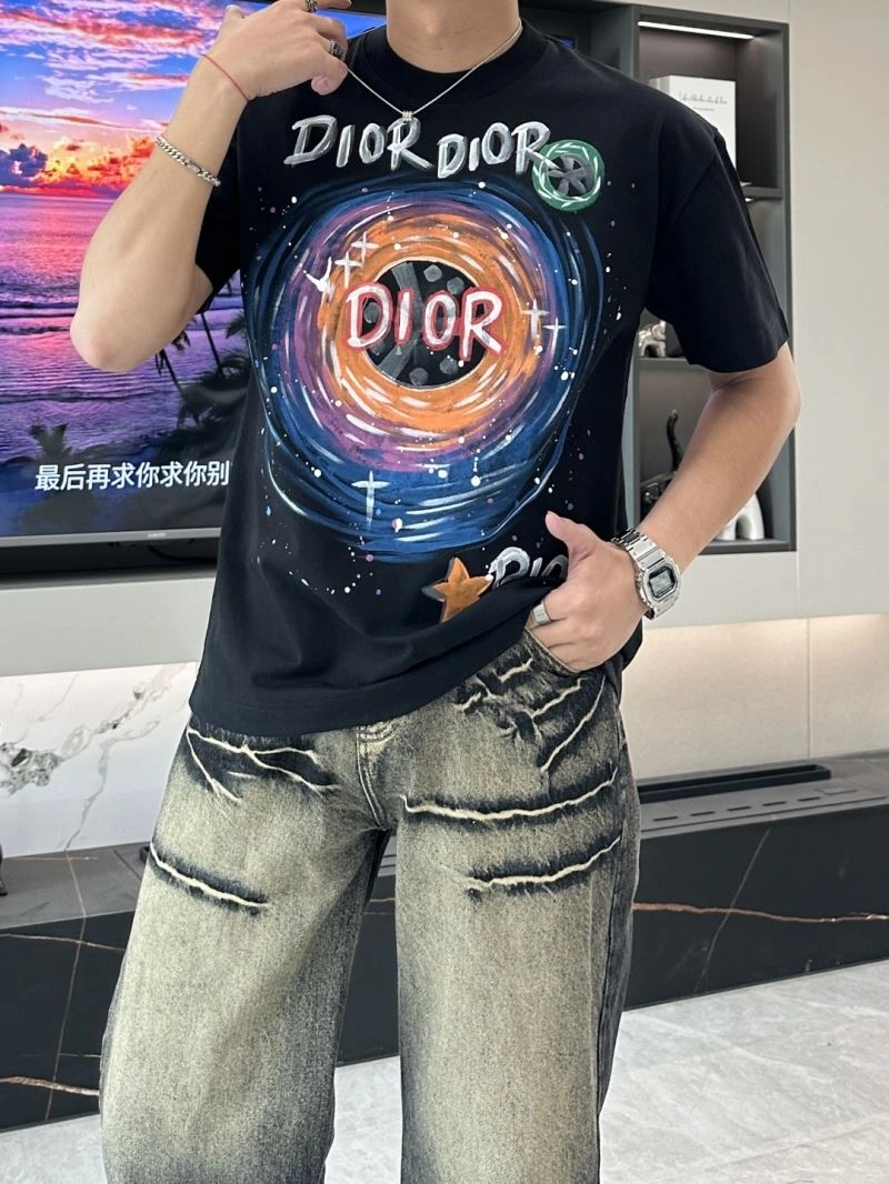 Effortless Christian Dior T-Shirts 116380