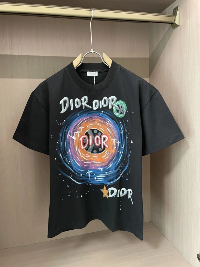 Effortless Christian Dior T-Shirts 116380